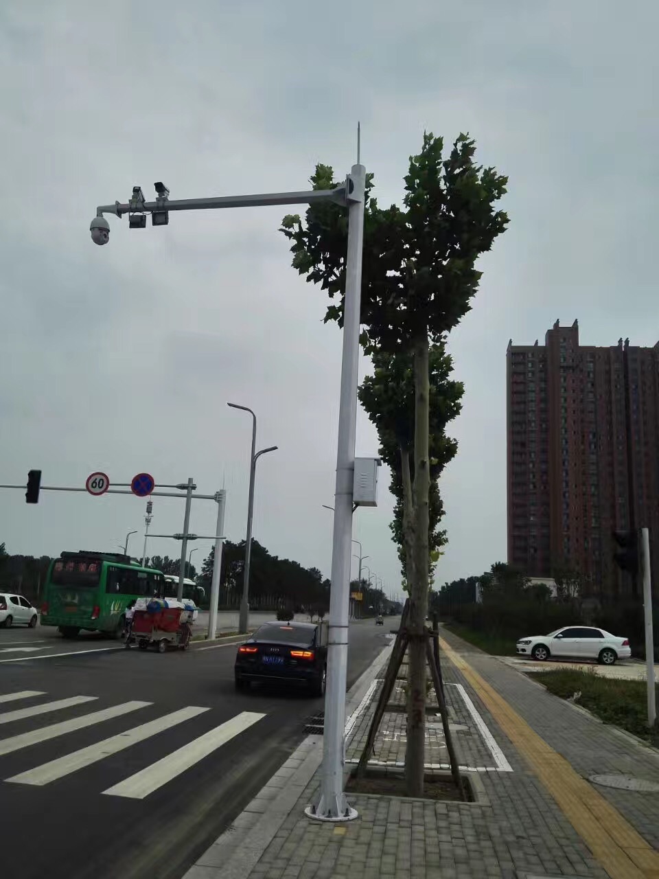 监控杆哪个厂家好 监控杆哪个厂家好